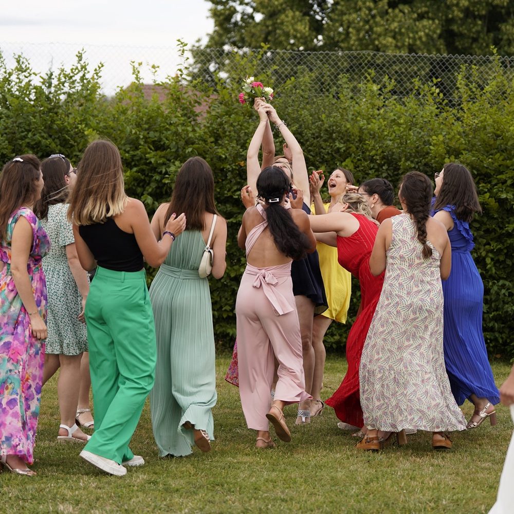 photographe-anne-laure-billoux-paray-le-monial-photo-mariage-anzy-le-duc-bouquet