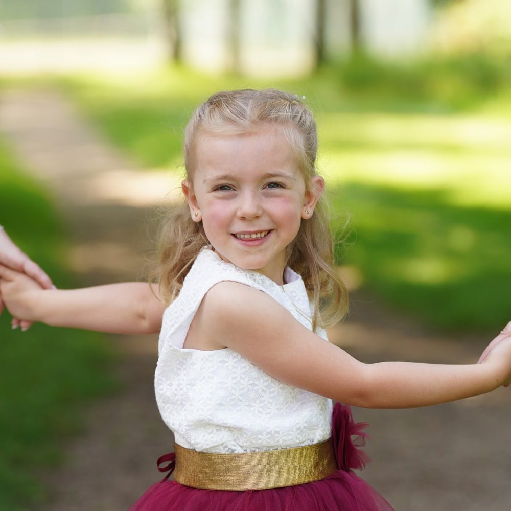 photographe-anne-laure-billoux-paray-le-monial-photo-mariage-anzy-le-duc-le-prieure-enfant