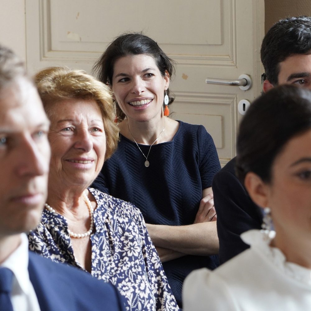 photographe-anne-laure-billoux-paray-le-monial-photo-mariage-briant-mairie-sourire