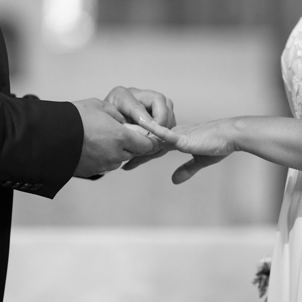 photographe-anne-laure-billoux-paray-le-monial-photo-mariage-echange-alliances