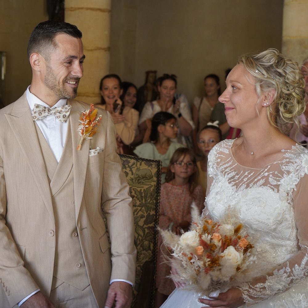 photographe-anne-laure-billoux-paray-le-monial-photo-mariage-paray-le-monial-mairie-sourire