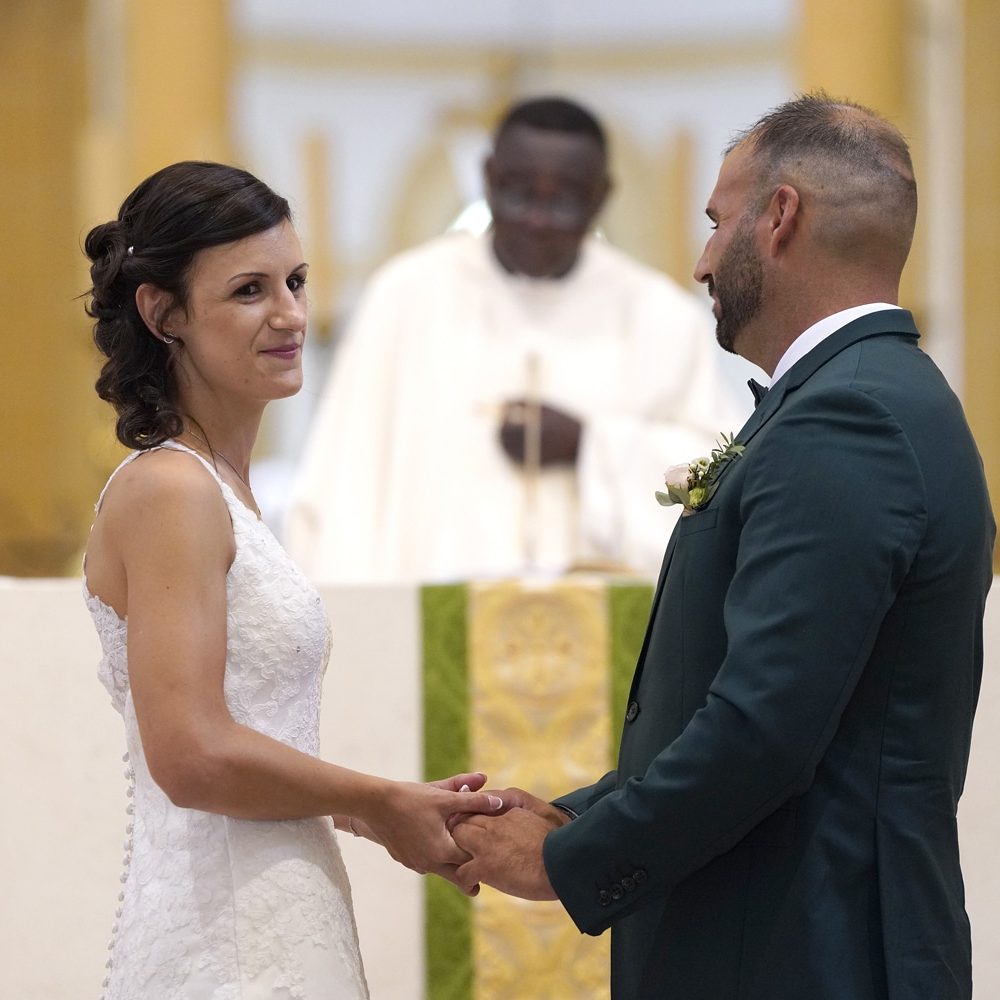 photographe-anne-laure-billoux-paray-le-monial-photo-mariage-paray-le-monial-voeux-eglise
