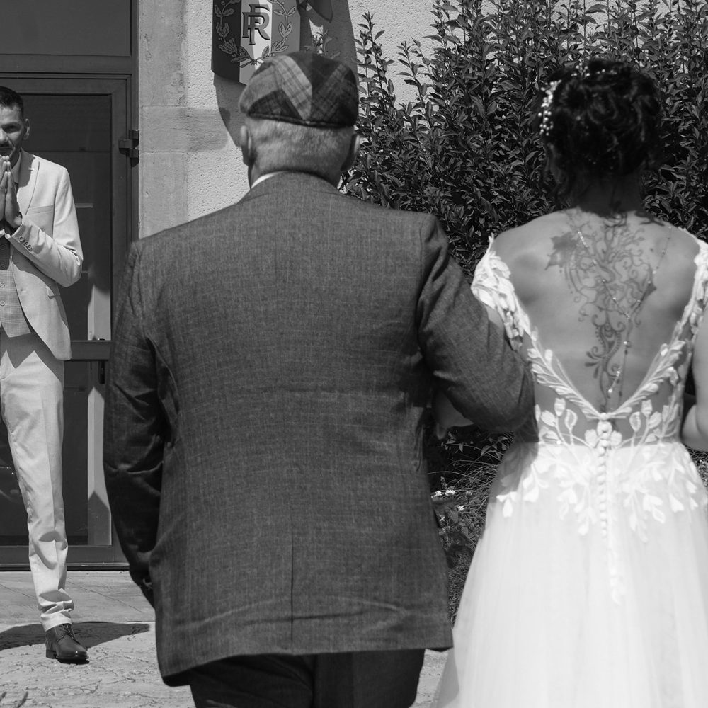 photographe-anne-laure-billoux-paray-le-monial-photo-mariage-poisson-mairie