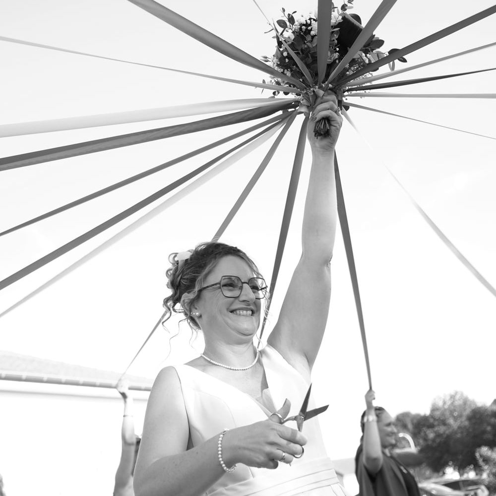 photographe-anne-laure-billoux-paray-le-monial-photo-mariage-ruban-bouquet-digoin