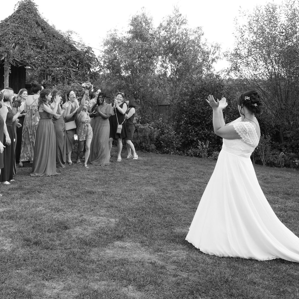 photographe-anne-laure-billoux-paray-le-monial-photo-mariage-volesvres-bouquet-la-closeraie