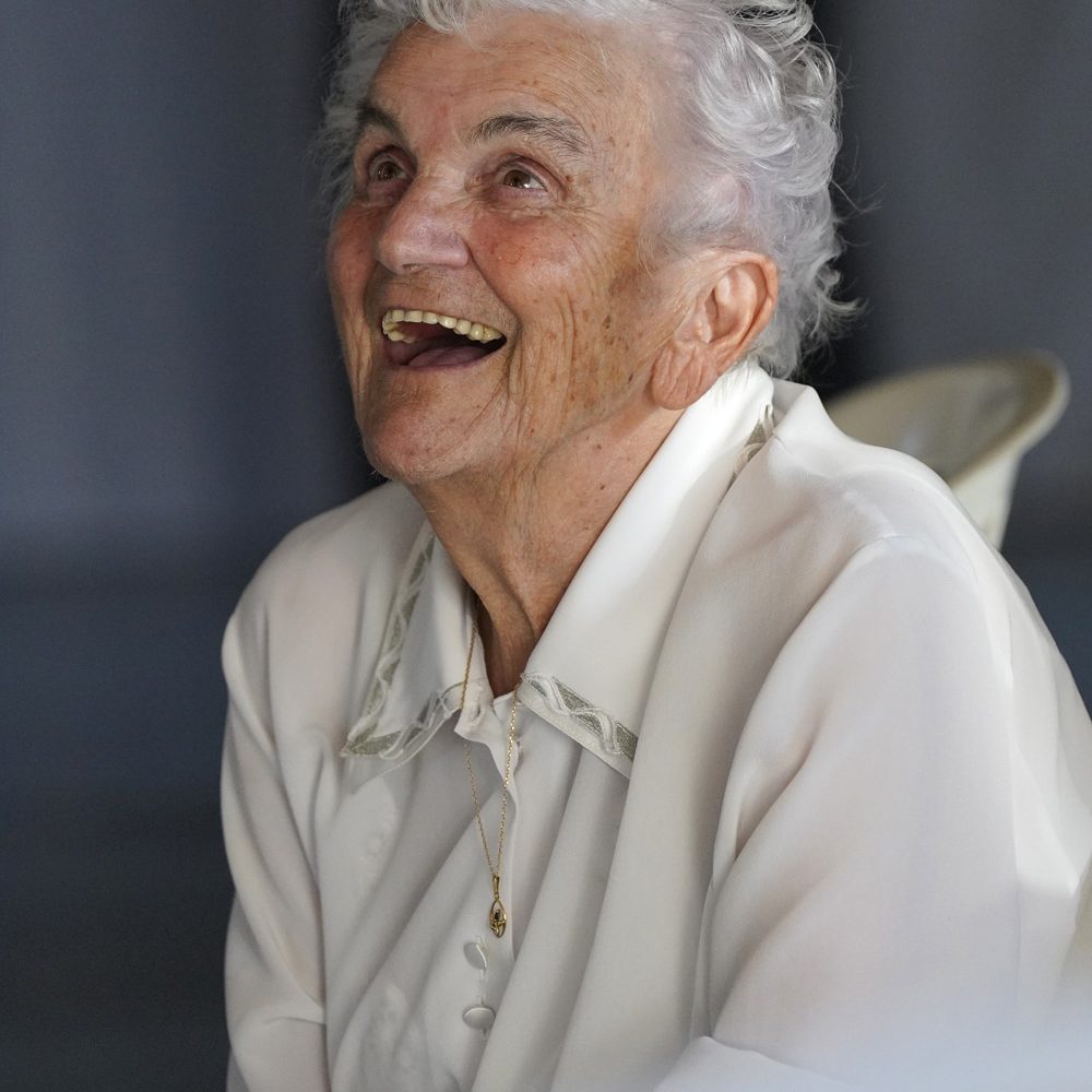 photographe-anne-laure-billoux-paray-le-monial-photo-mariage-volesvres-chateau-de-cypierre-mamie