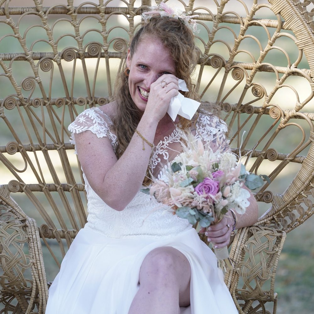 photographe-mariage-anne-laure-billoux-paray-le-monial-maries-mairie-chambilly-ceremonie-saint-nizieu-sous-charlieu-fleurs-dj-marcigny-amour (163)